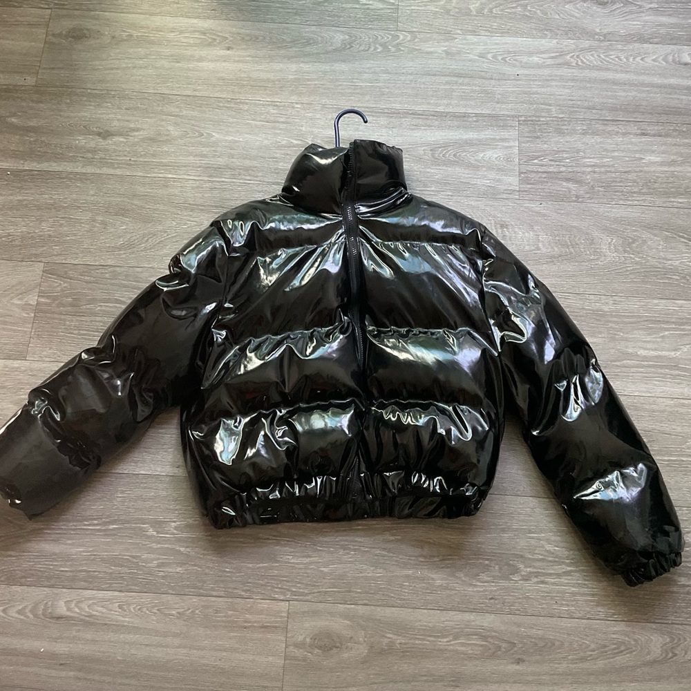 PrettyLittleThing Glossy Black Puffer Jacket